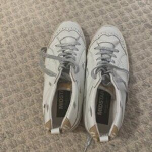 golden goose midstar size 8.5